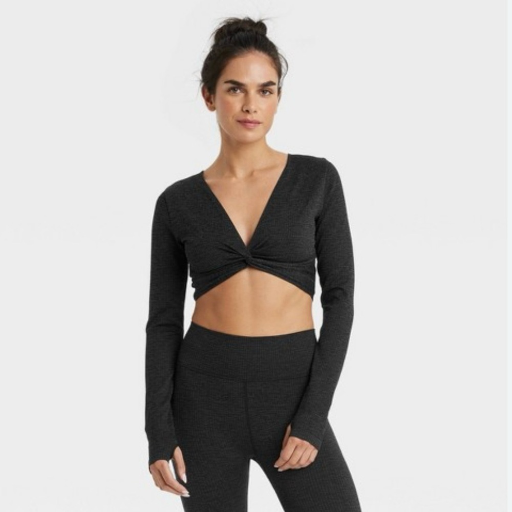 NWT JoyLab Women's Cropped Twist Front Seamless Long Sleeve Tee Black Size XL